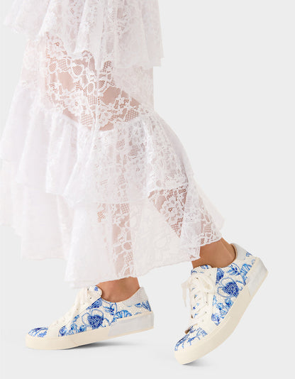 Betsey Johnson DAMON WHITE/BLUE FLORAL Women's Blue Floral Sneaker