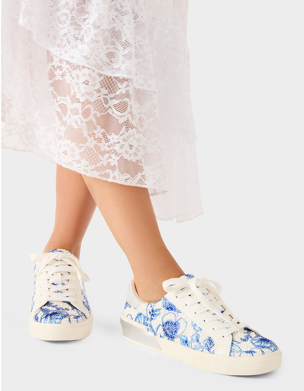 Betsey Johnson DAMON WHITE/BLUE FLORAL Women's Blue Floral Sneaker