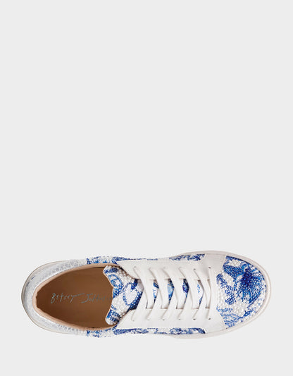 Betsey Johnson DAMON WHITE/BLUE FLORAL Women's Blue Floral Sneaker