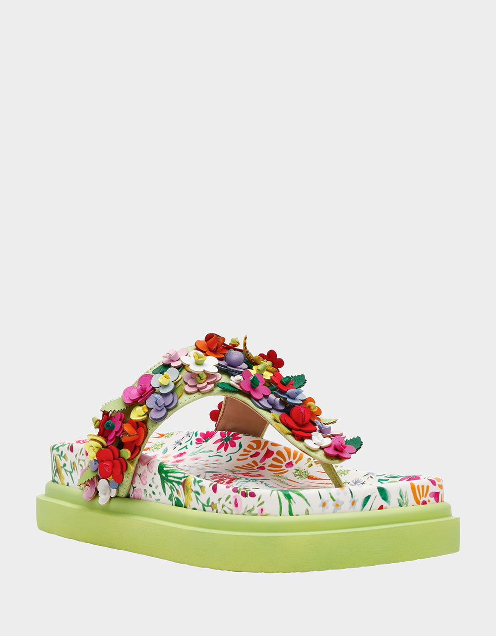 Betsey Johnson KAMMERON NATURAL FLORAL MULTI Women's Slip-On Footbed Floral Sandal