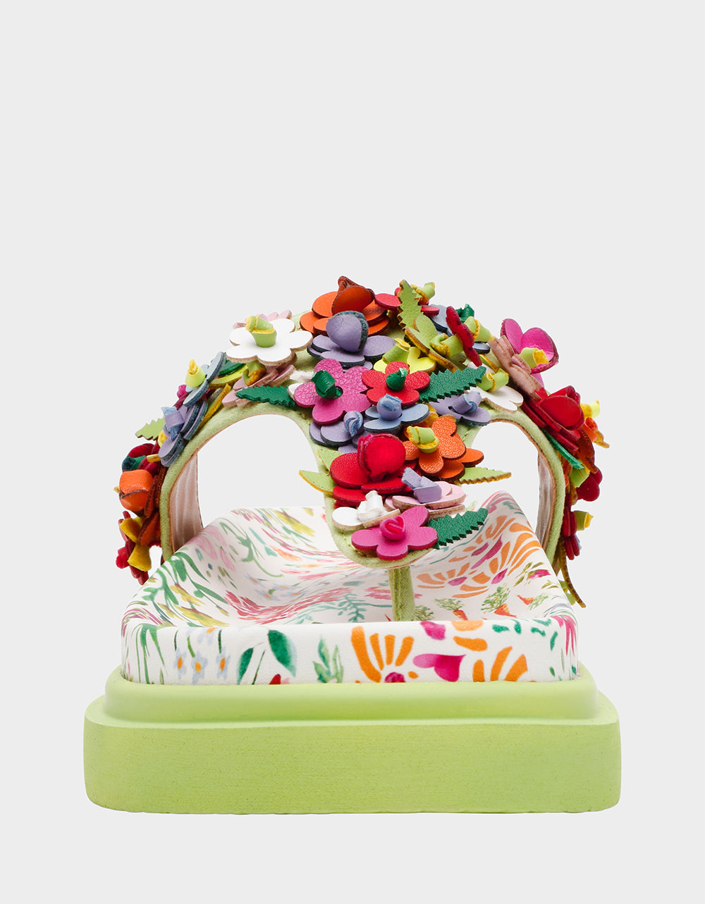 Betsey Johnson KAMMERON NATURAL FLORAL MULTI Women's Slip-On Footbed Floral Sandal