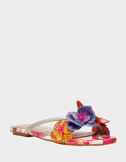 Betsey Johnson NICOLLE WHITE MULTI Women's Flat Floral Butterfly Slip-On Sandal