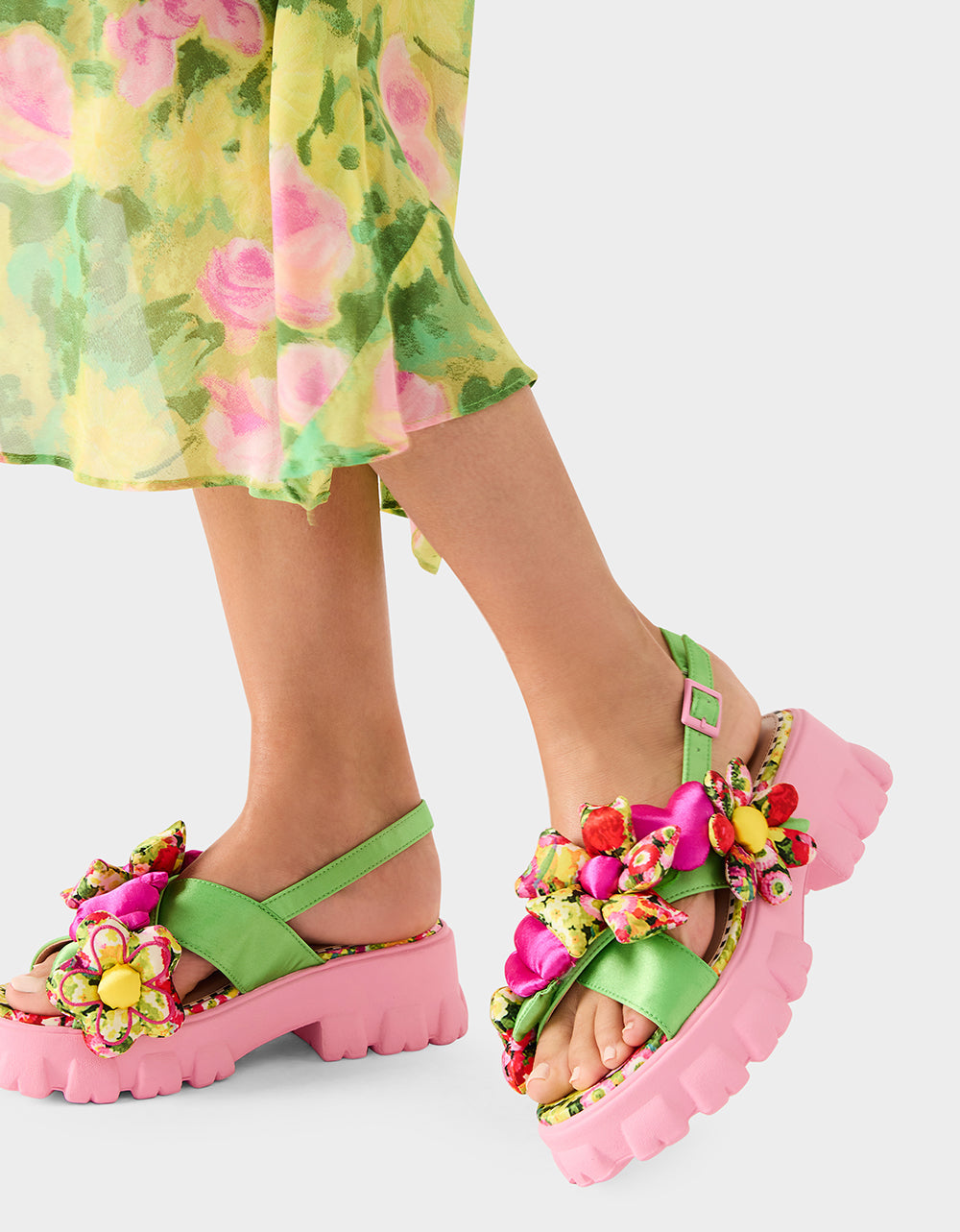 Betsey Johnson JEROMY GREEN FLORAL MULTI Women's Pink Green Lug Floral Sandal
