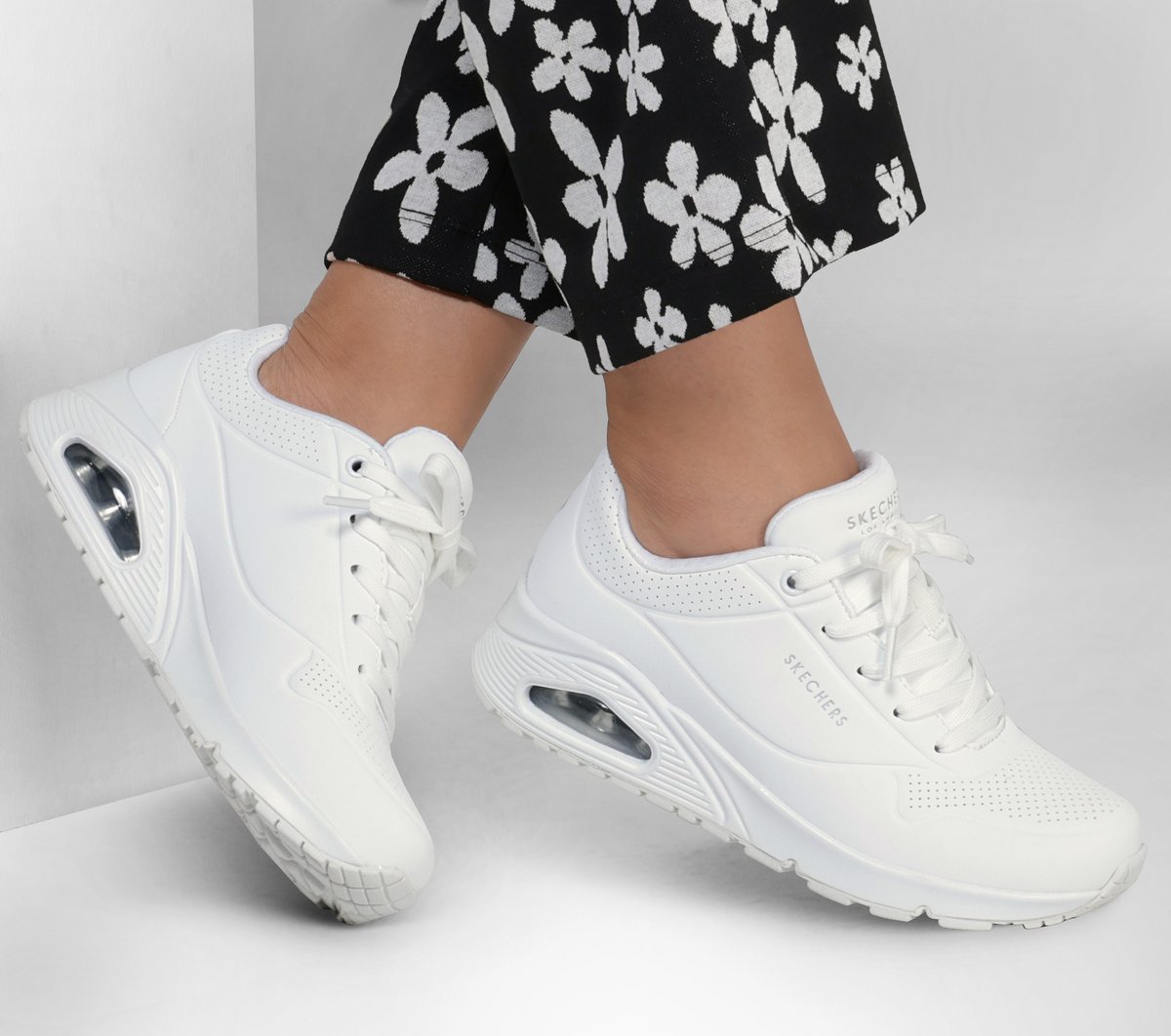 UNO - Stand on Air Women on sale